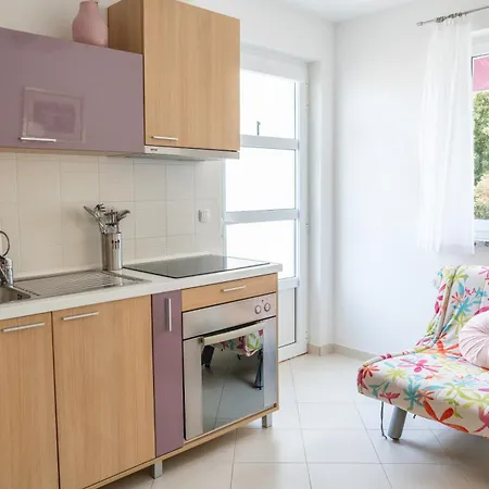 Lila Cres