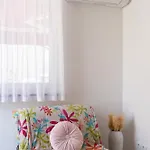 Lila Apartman