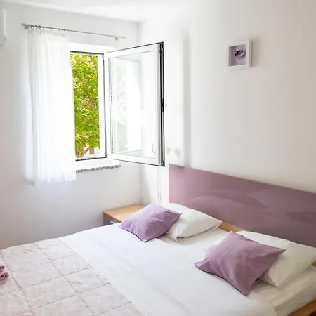 Lila Apartment