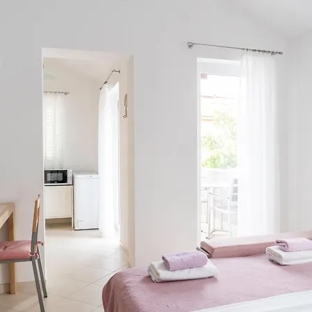 Apartment Lila Cres