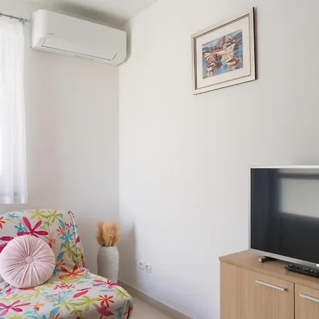 Lila Cres