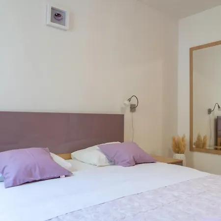 Lila Apartment *
