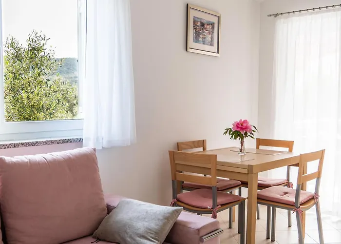 Apartament Lila *